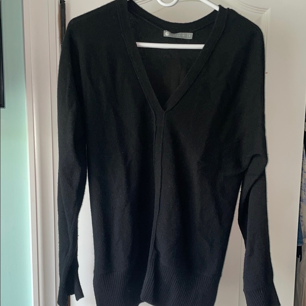 inCASHMERE Black V-Neck Sweater
